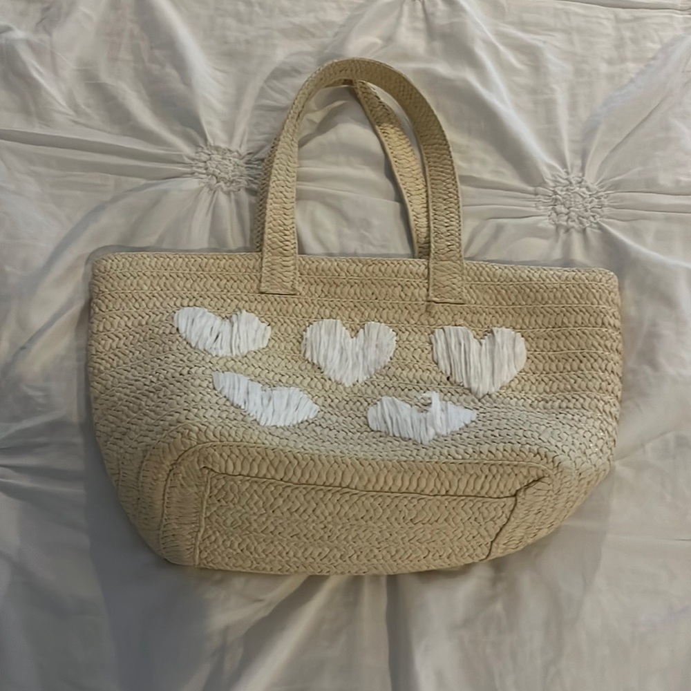 mark and graham beach bag with white hearts